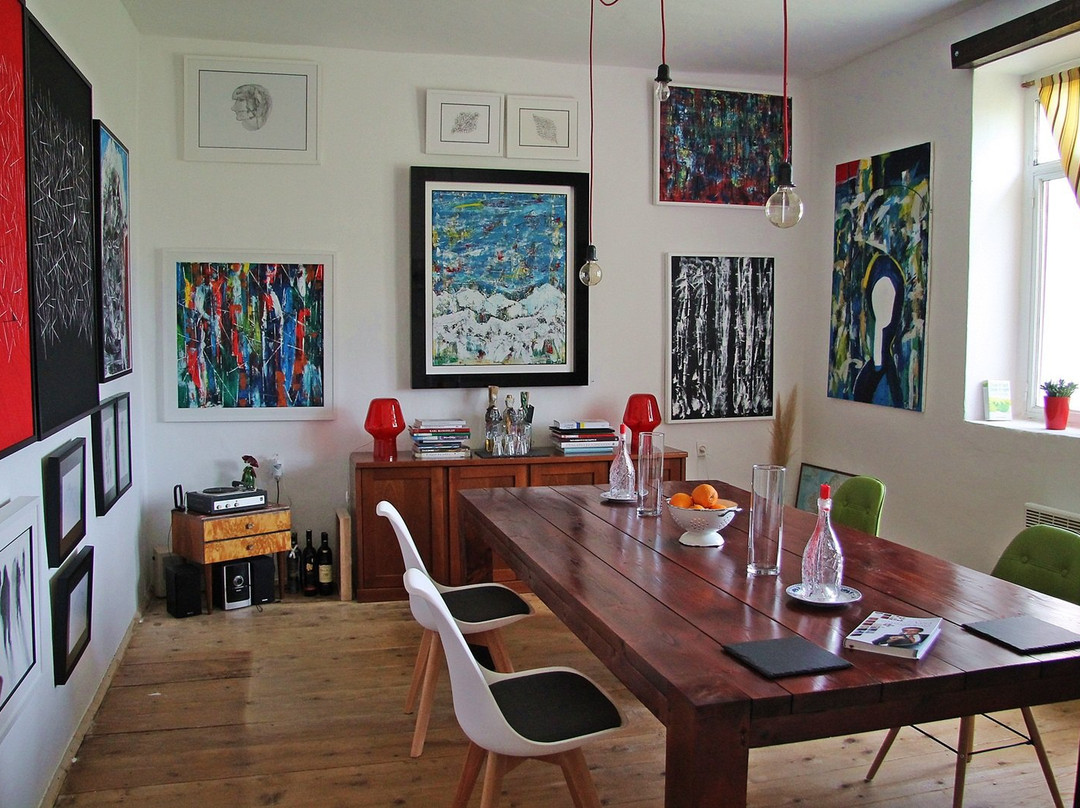 Art & Wine House Montenegro-Beri必去景点