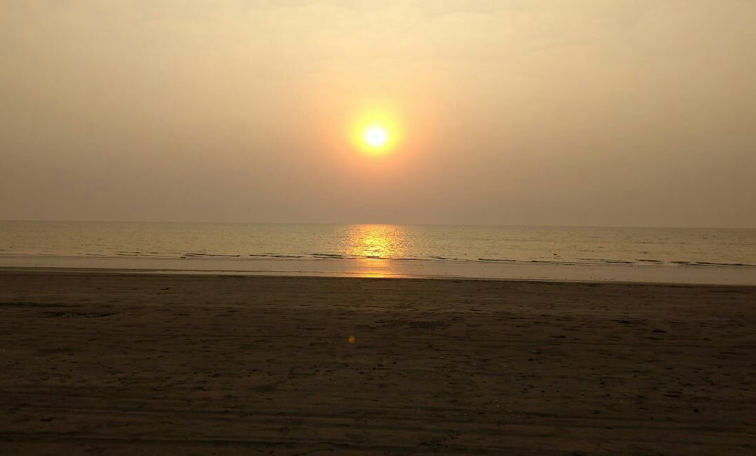 Dahanu Beach景点图片