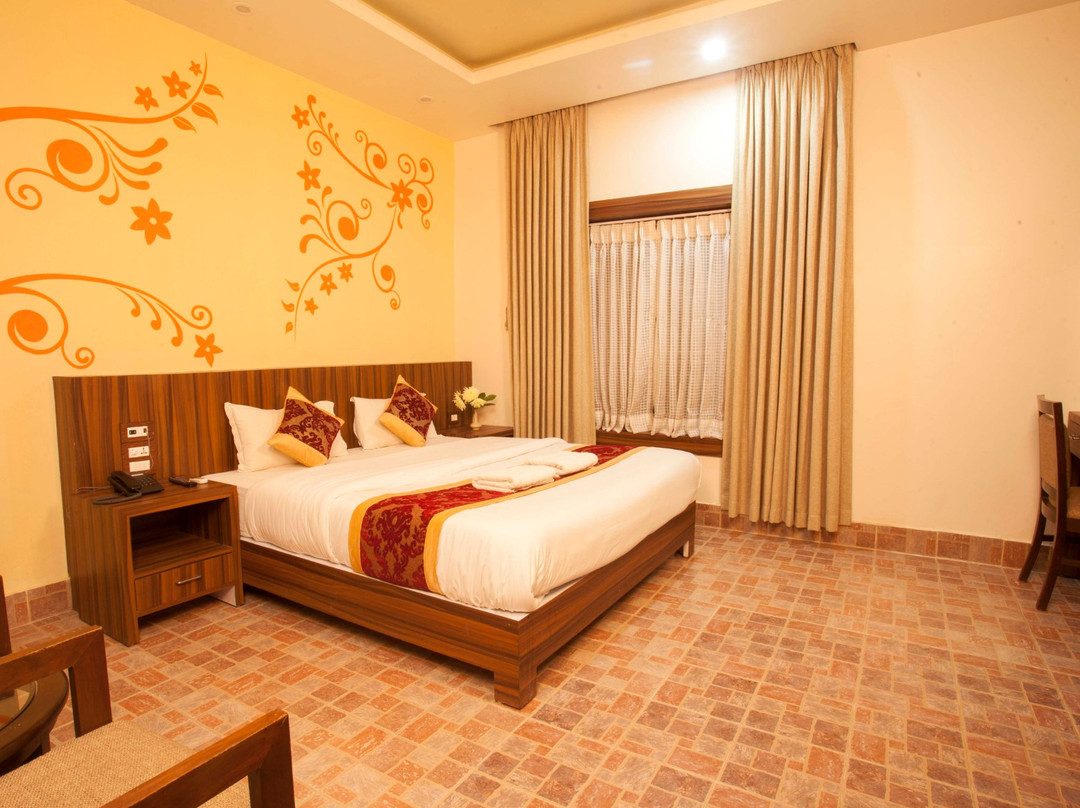 丛林游猎洛吉酒店主图