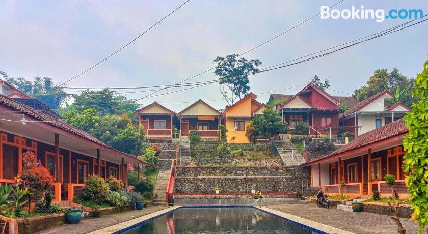 Villa Kampoeng City Pacet RedPartner