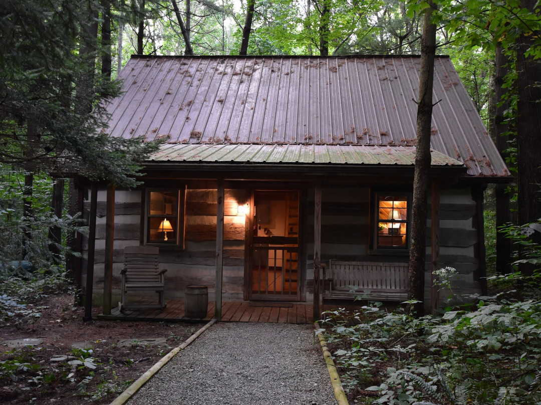 Hocking Hills Frontier Log Cabins