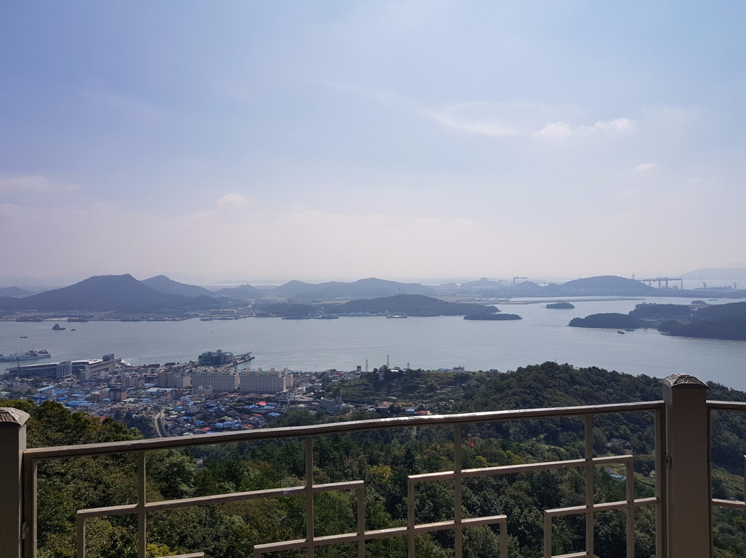 诗南湾酒店主图