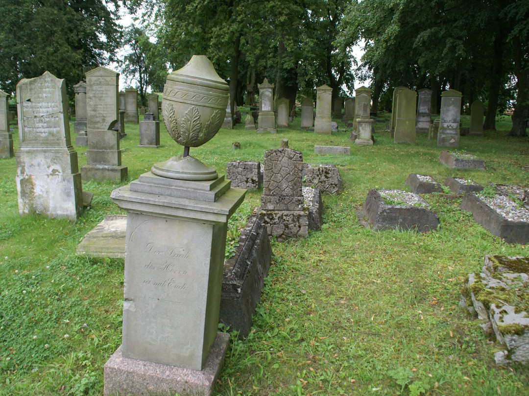 Mennonite Cemetery景点图片