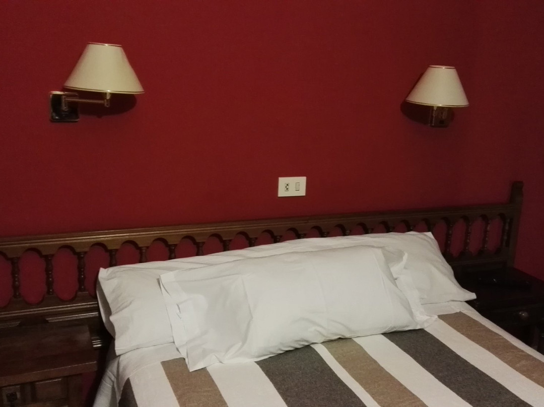 Hostal Pirineos Ainsa主图