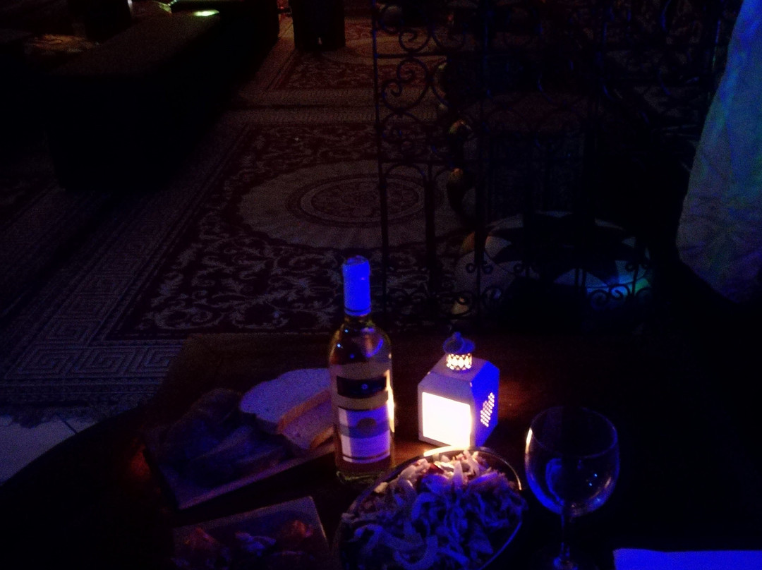 Habibi Lounge Bar-蒙特罗通多必去景点