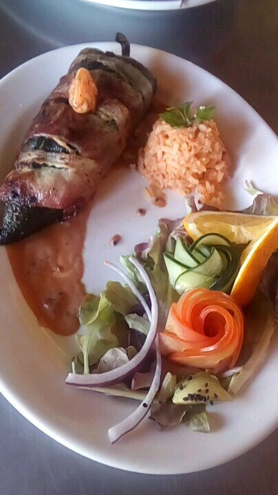 Marinas Restaurant and Bar