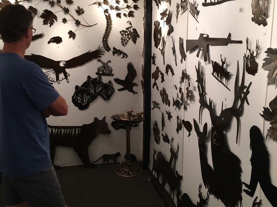 Tasmanian Copper & Metal Art Gallery-Carrick必去景点