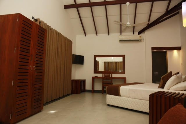 The Forest Chalet主图