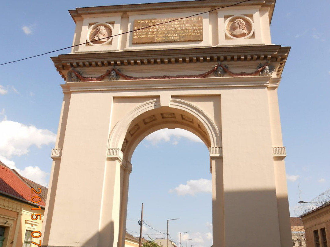 Triumphal Arch景点图片