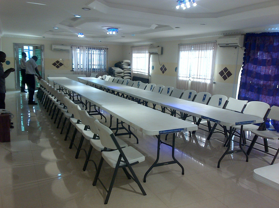 Upright Hotel & Suites主图