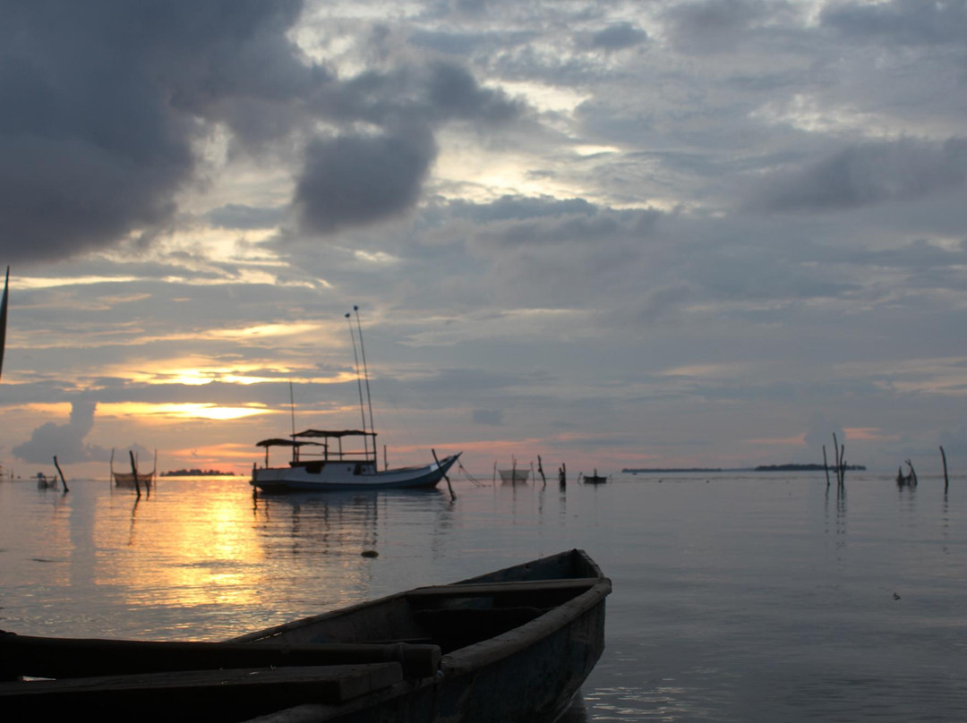 Batu Topeng Beach景点图片