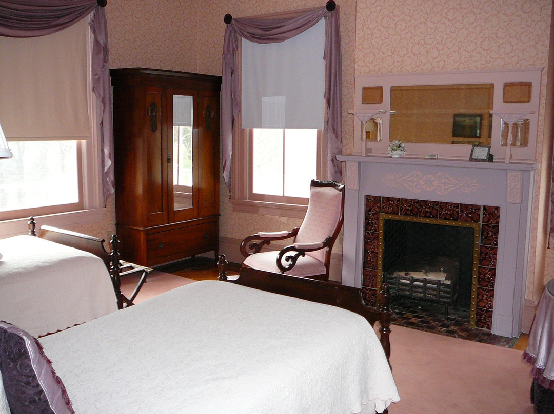 Gilmor Sloane House - Stony Point Center主图