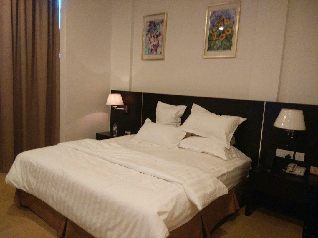 E-Red Hotel Alma Cosmo主图