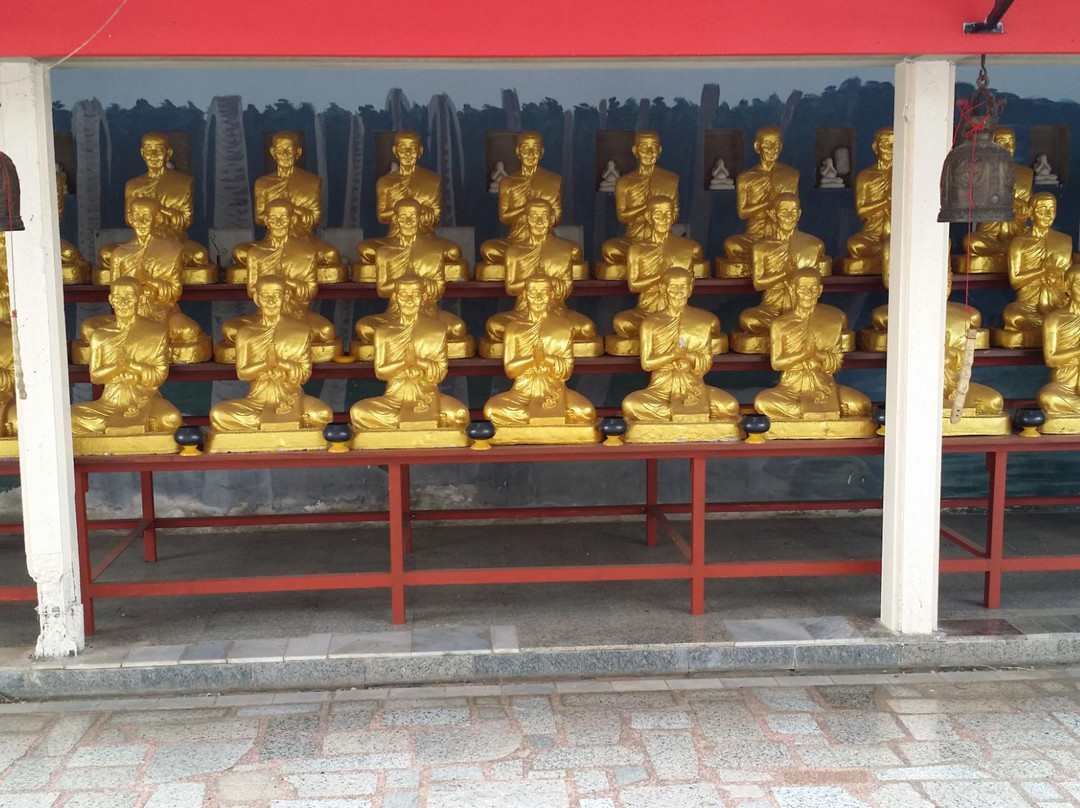 Wat Intharam景点图片
