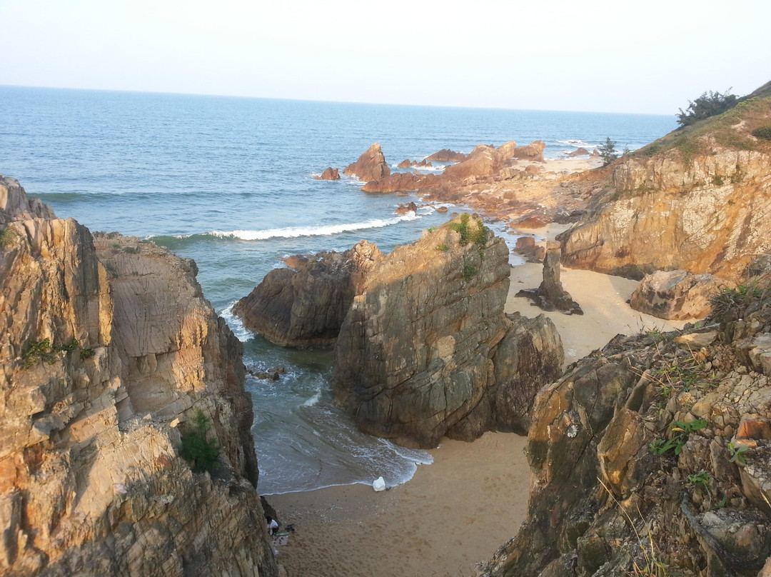 Bai Da Nhay (Jumping rock beach)-洞海必去景点