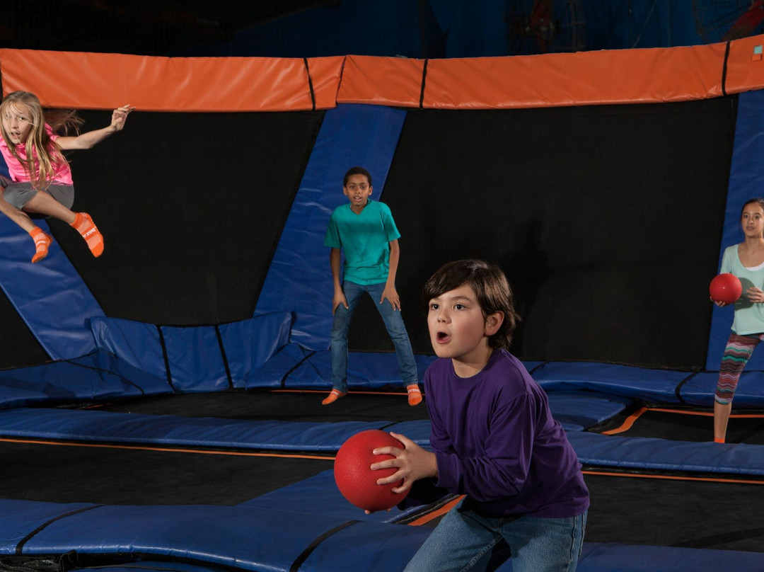 Sky Zone-Bethel必去景点