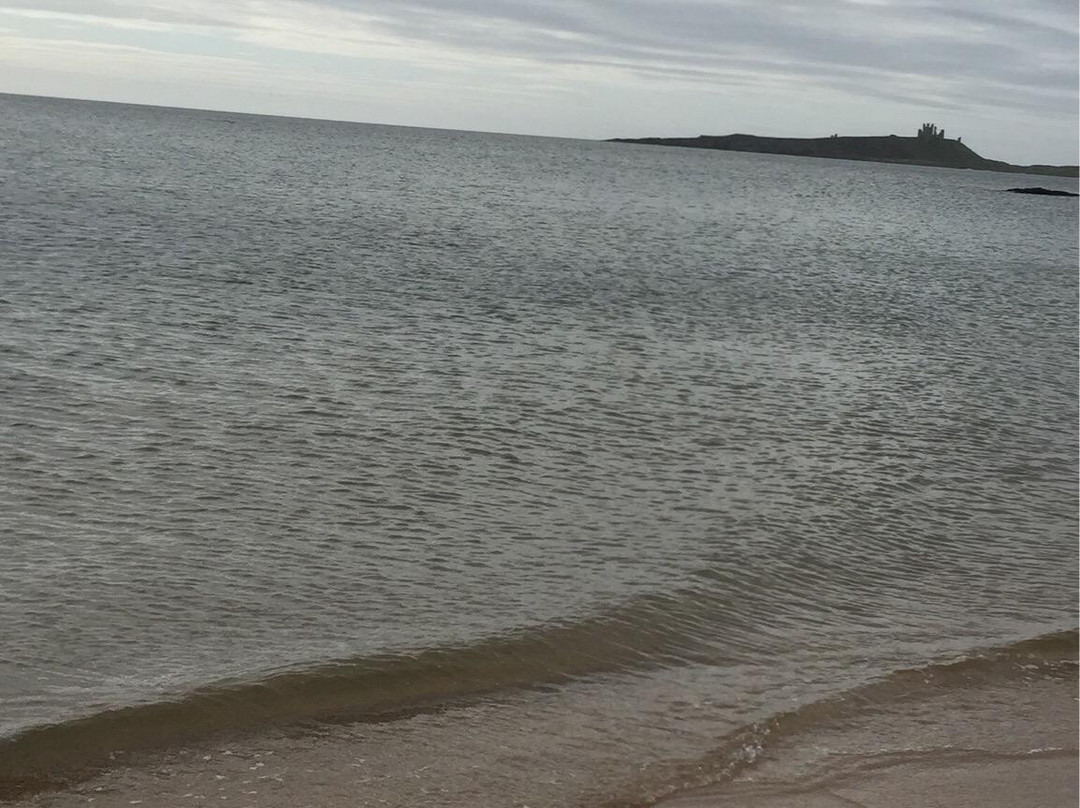 Low Newton-by-the-Sea-Beach景点图片