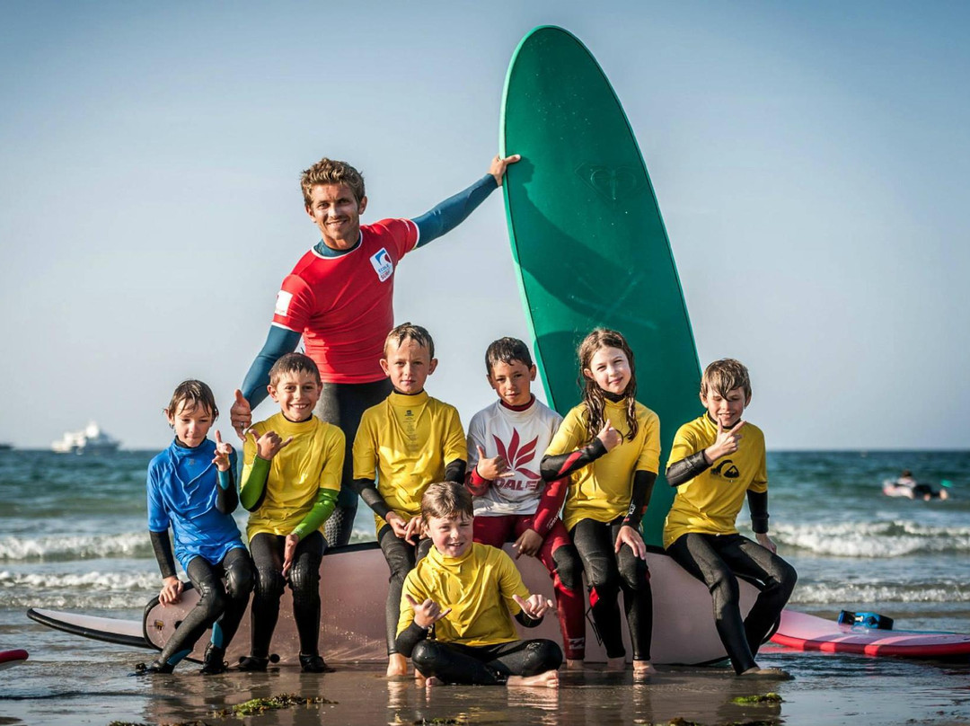 Ponant Surf School-皮若斯必去景点