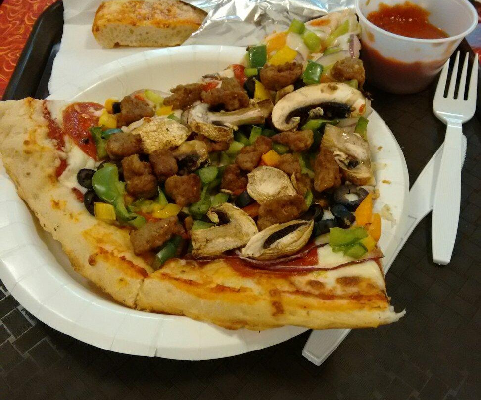 Nikki's Pizza