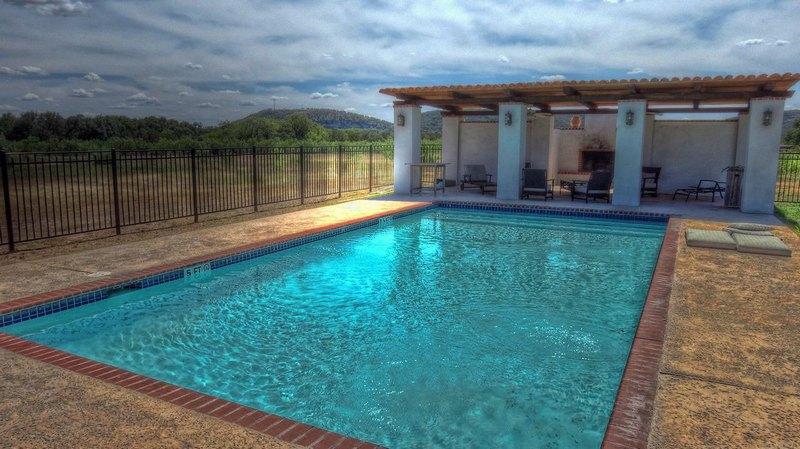 Frio Country Resort-官方