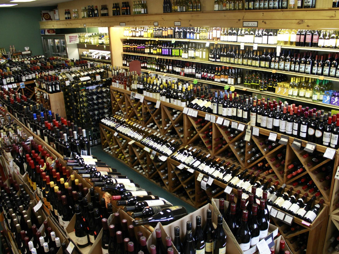 The Wine & Spirit Shoppe-普莱西德湖必去景点