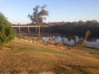 Golden Orange Hotel Motel主图