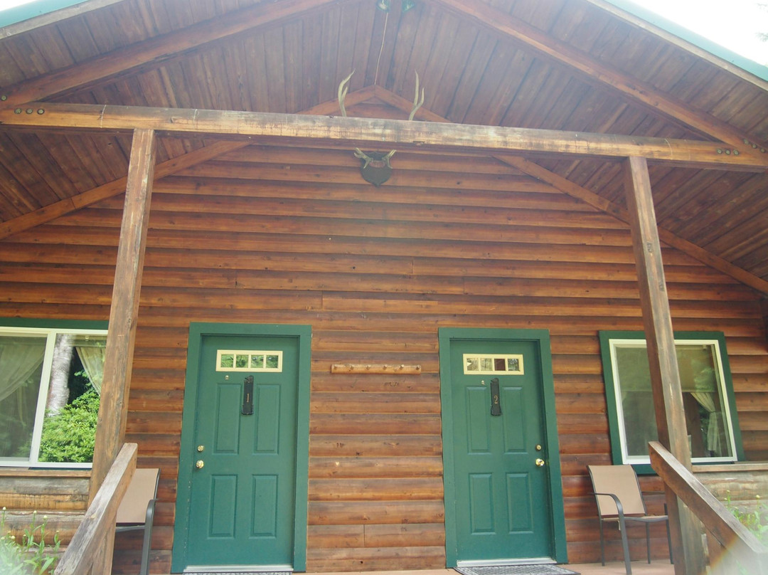 Huckleberry Lodge Cabins主图