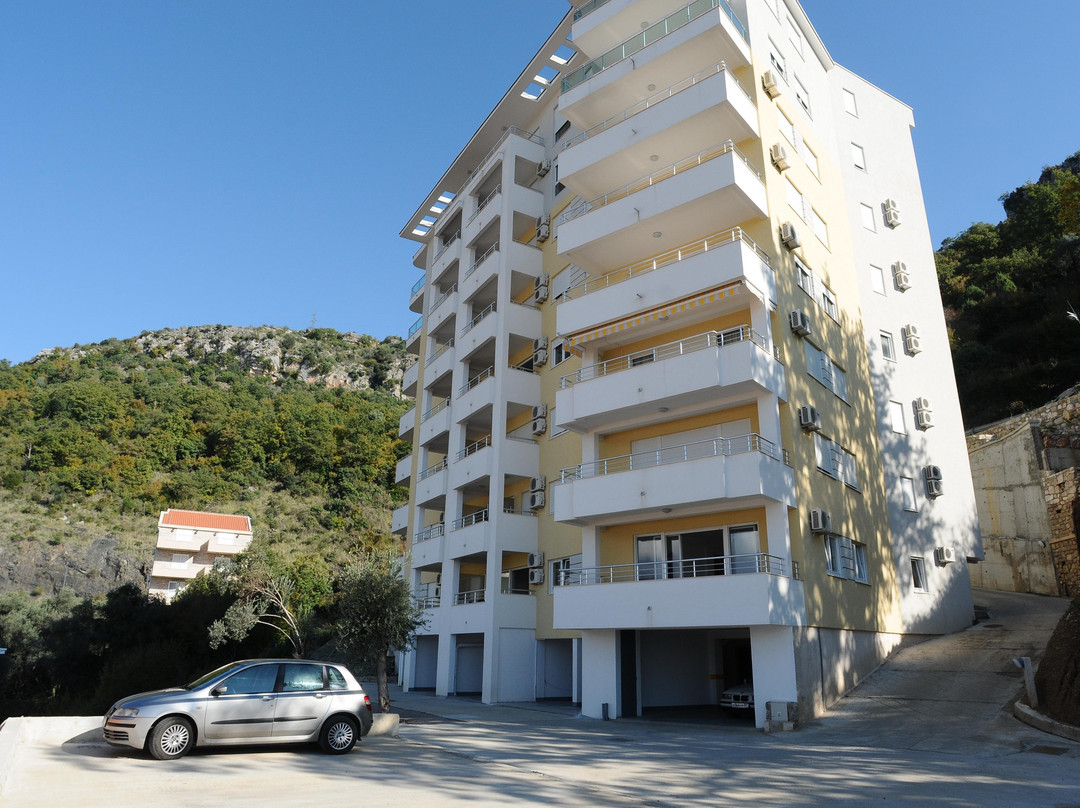 D&M Apartments