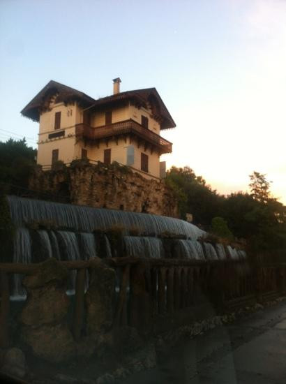 Cascade de Gairaut景点图片