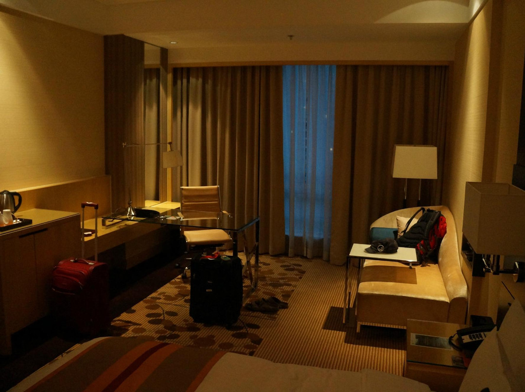 浦西万怡酒店主图