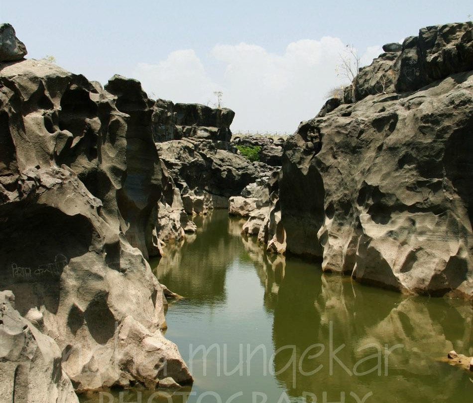 Nighoj Potholes景点图片