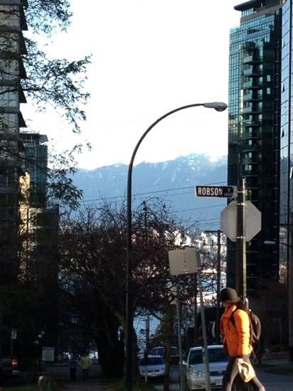 罗布森街-温哥华必去景点