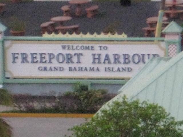 The Bahamas' Arts and Straw Market-弗里波特必去景点