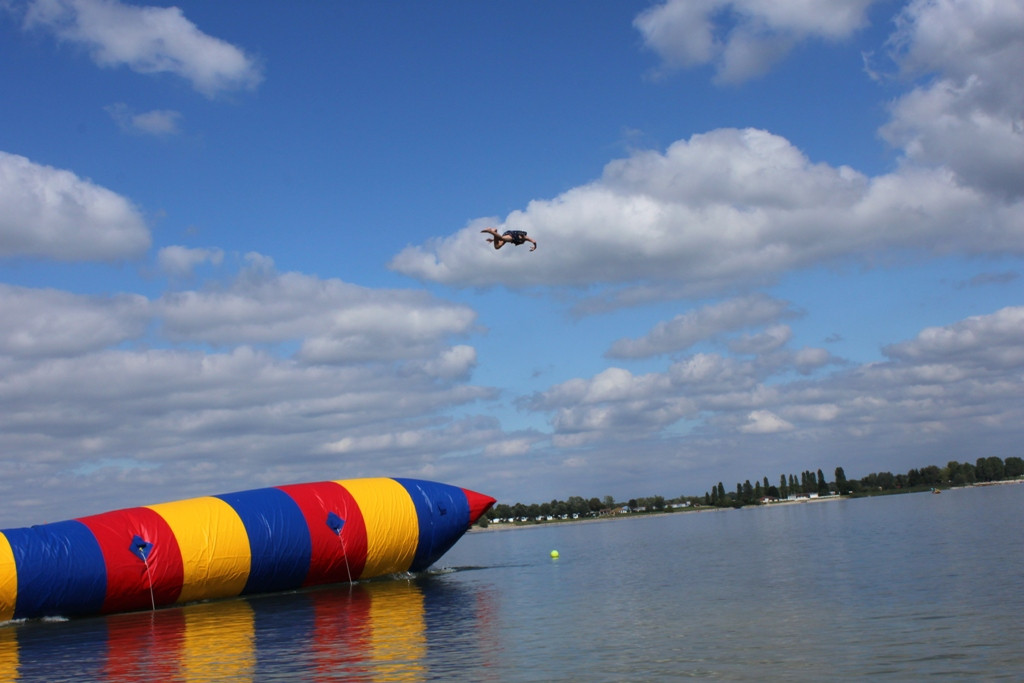 Blob jump lac du der景点图片