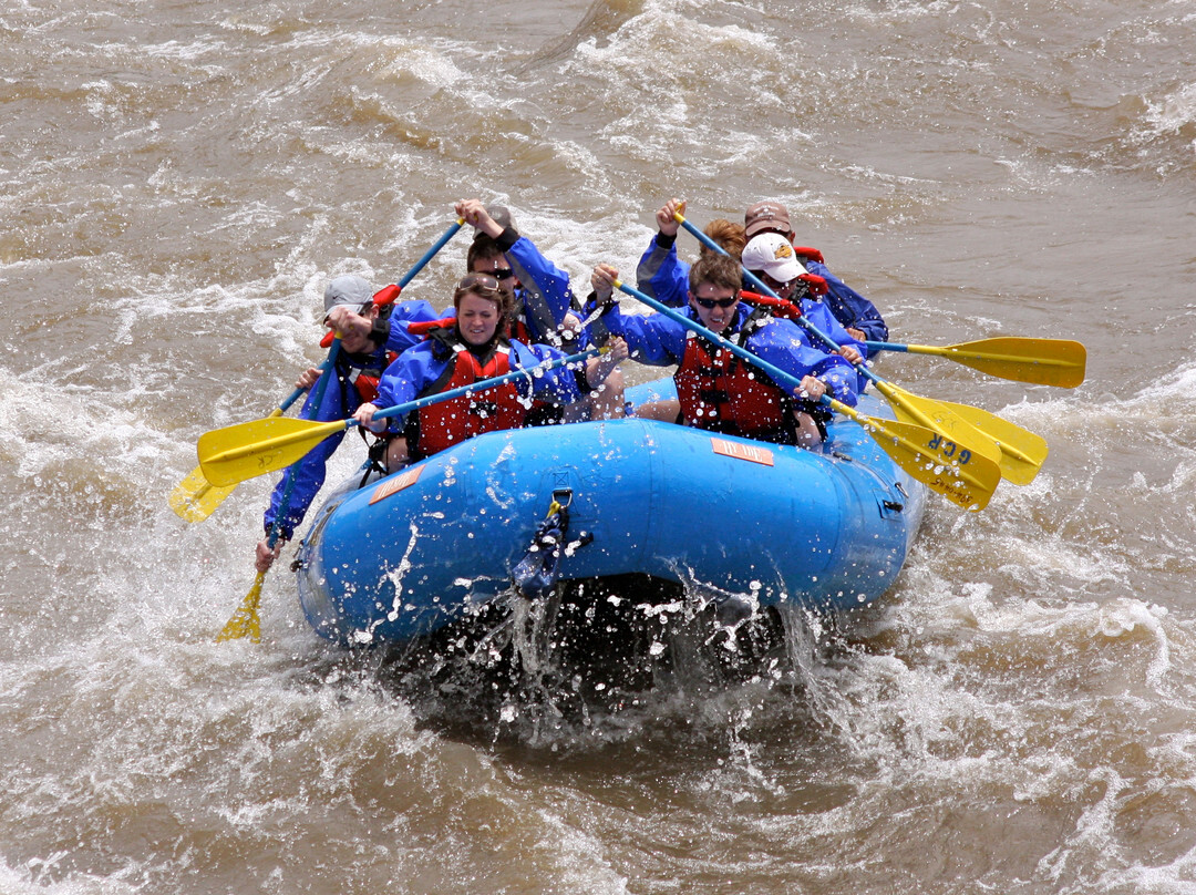 Glenwood Canyon Rafting, Inc.-格伦伍德温泉必去景点