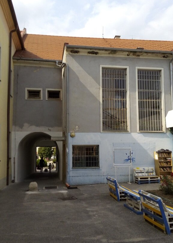 Knižnica Hlohovec