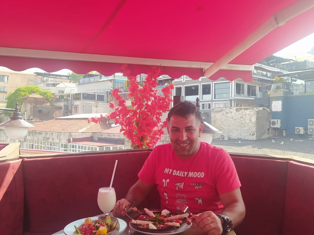 VeraLux Lounge | Cafe & Restaurant