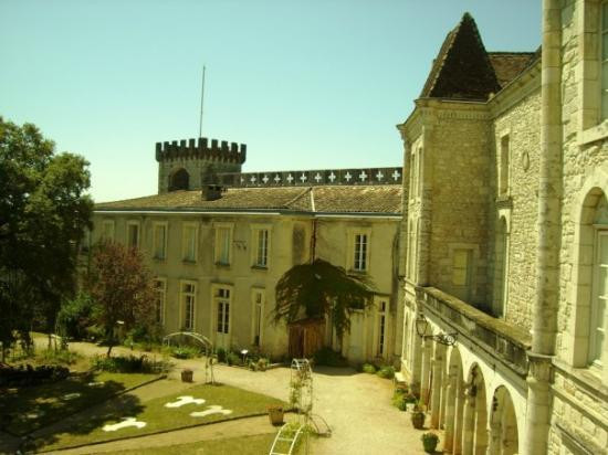 Basilique St-Sauveur-罗卡马杜尔必去景点
