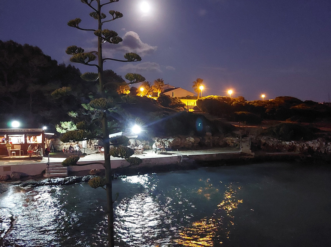 Playa Sa Caleta d'en Gorries-Cala Santandria必去景点