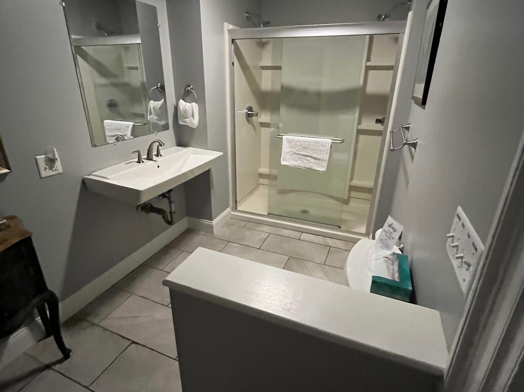 Shea's Riverside Inn & Motel主图