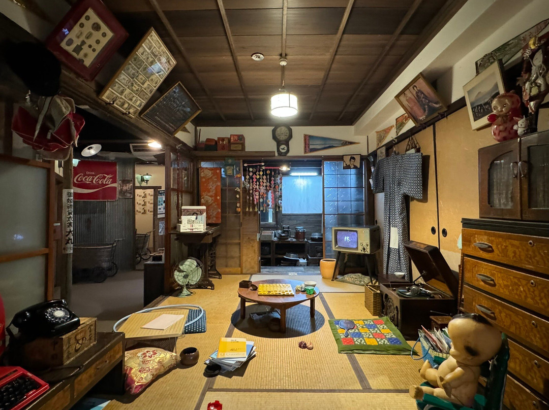 Yufuin Showakan-由布市必去景点