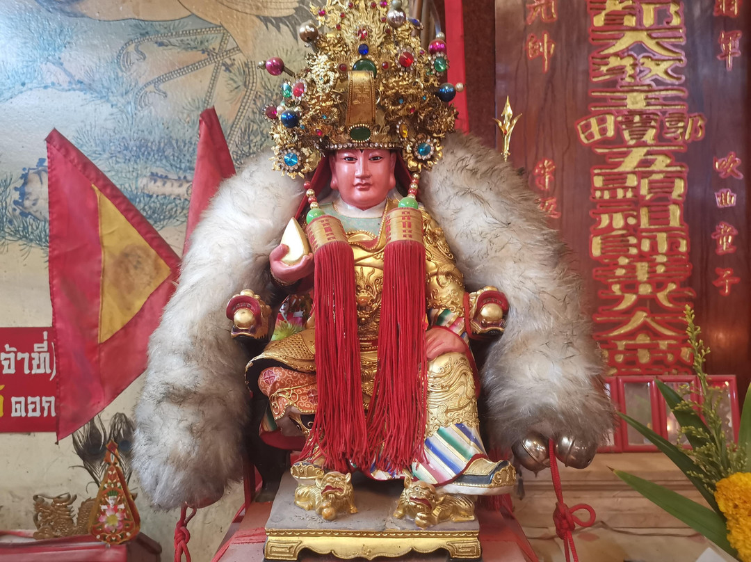 Chao Pho Thepharak-Chao Mae Thapthim Shrine景点图片