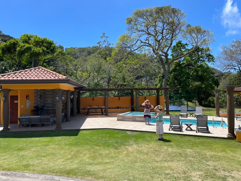 Los Establos Boutique Inn-泳池