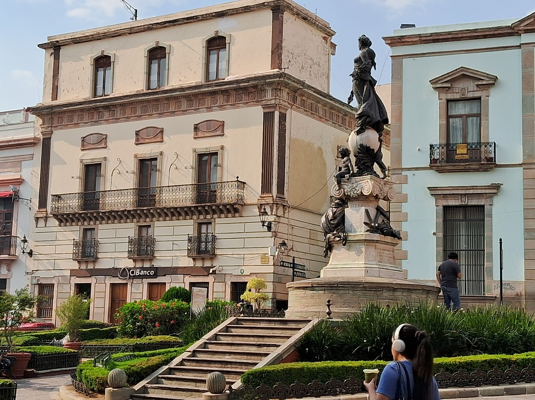 Plaza de la Paz景点图片
