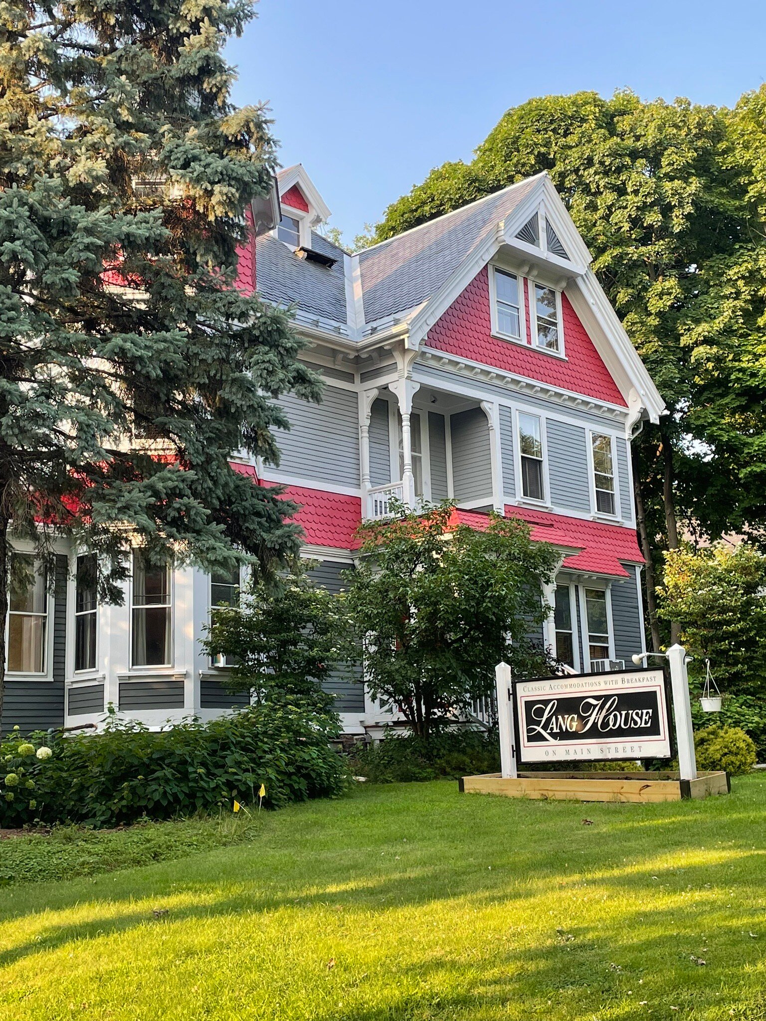 Lang House on Main Street Bed and Breakfast-官方