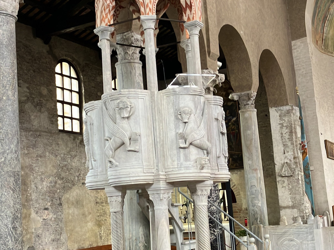 Basilica di Santa Maria delle Grazie-格拉多必去景点