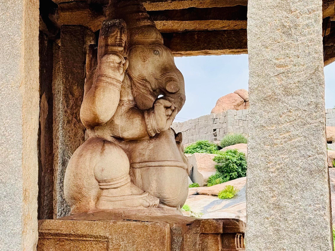 Sasivekalu Ganesha Temple-亨比必去景点