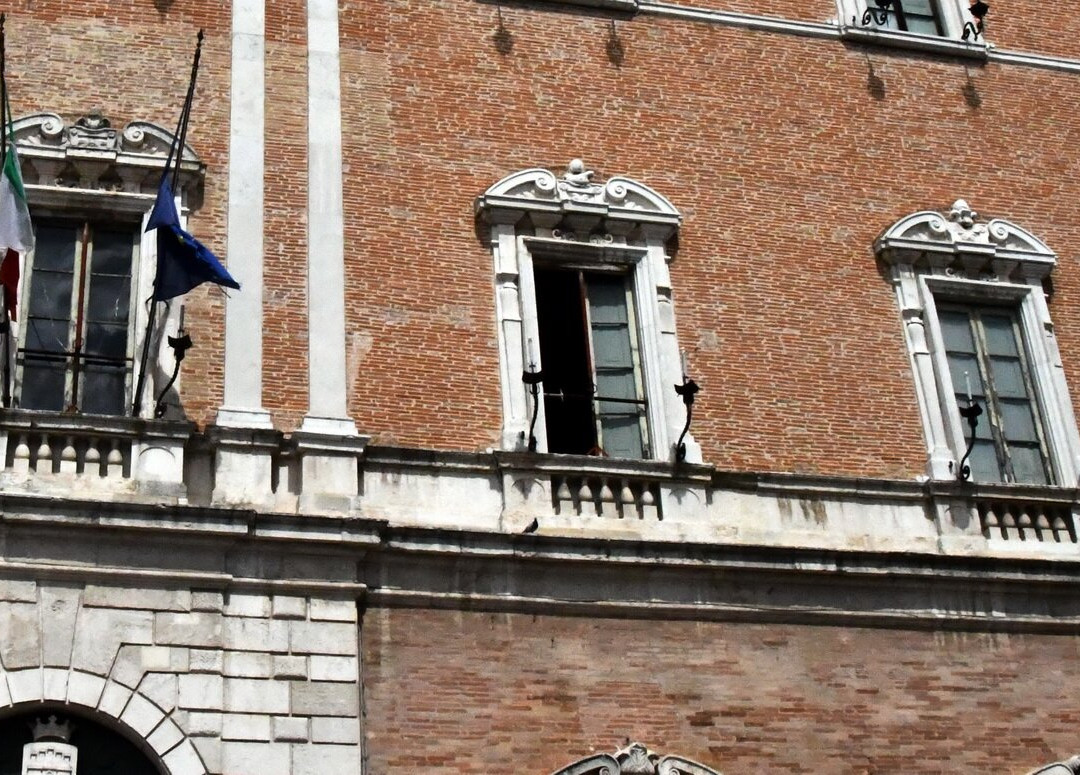 Palazzo Comunale-奥西莫必去景点