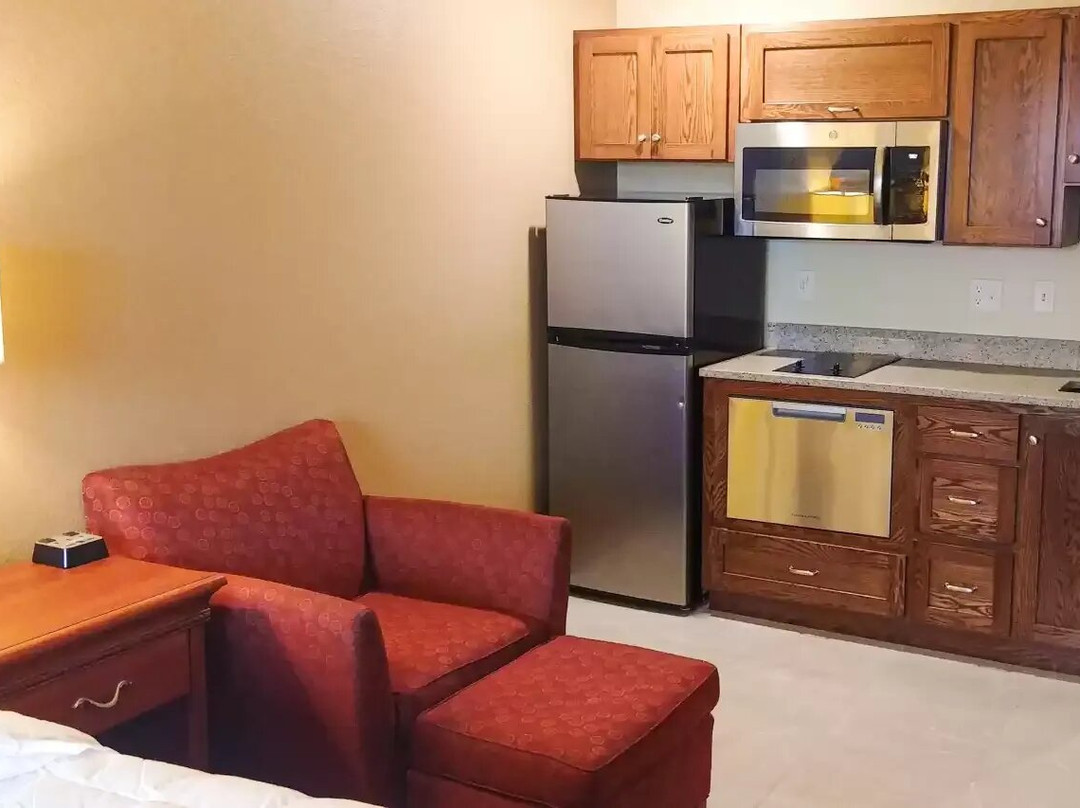 Heritage Hotel And Suites主图