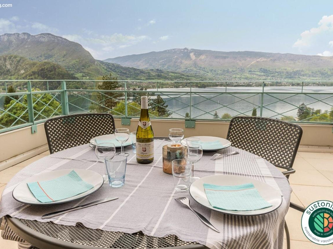 L'Hermitage, Spacieux Appartement Avec Vue et Piscine by LocationlacAnnecy, Lla Selections